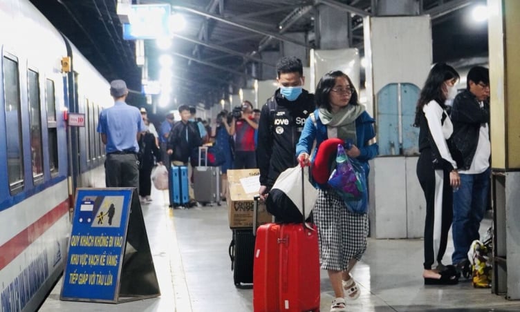 Đi tàu hỏa phải có mặt trước bao lâu?