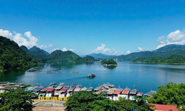 Du lịch Hòa Bình một mình: Đi đâu, ăn gì chi tiết từ A-Z