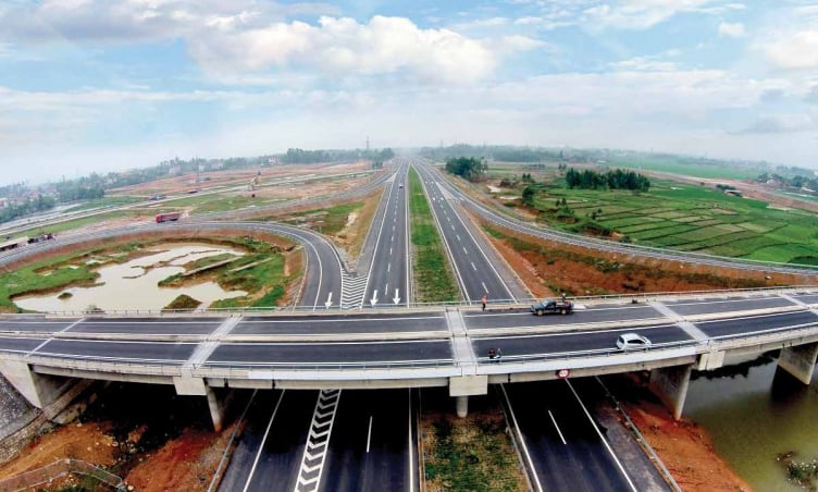 Đi cao tốc Hà Nội Lào Cai mất bao lâu?
