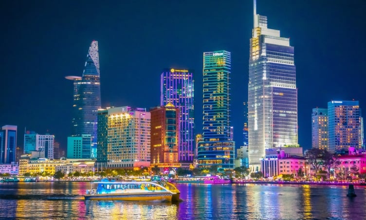 Bay từ Hà Nội vào TP.HCM mất bao lâu?