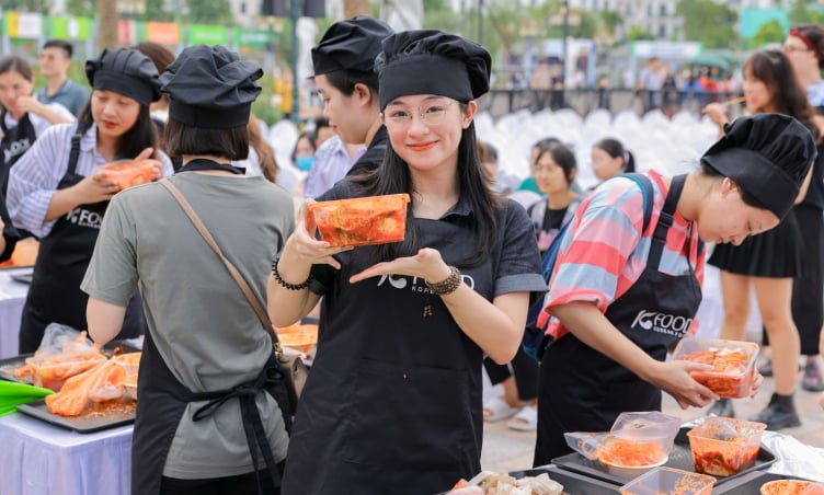 Bùng nổ Lễ hội K-FOOD 2025 tại Hội An: Thưởng thức hương vị Hàn Quốc giữa phố cổ