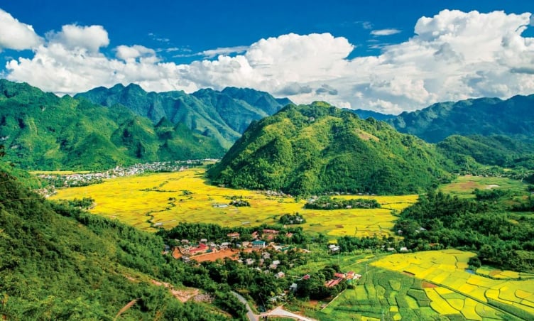 Cẩm nang du lịch Hoà Bình từ A-Z: Vi vu khám phá phong cảnh đẹp như tranh vẽ