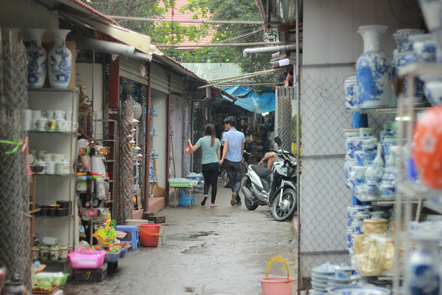 Làng gốm Bát Tràng mở cửa đón khách trở lại