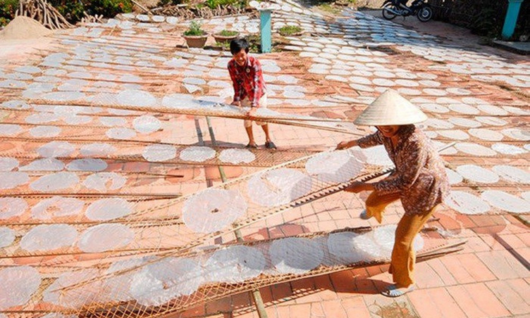 Làng nghề bánh tráng Hòa Đa: Khám phá nét đẹp truyền thống ở xứ sở  'hoa vàng trên cỏ xanh '