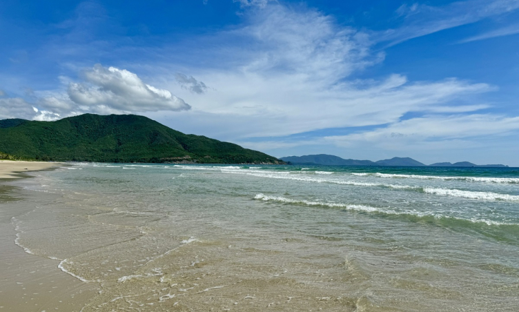 Nha Trang - Thiên đường  'biển xanh, cát trắng, nắng vàng '