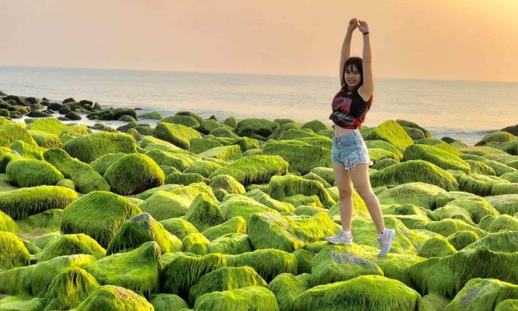 Bãi rêu xanh Xóm Rớ Tuy Hòa: Background “sống ảo” độc nhất Phú Yên