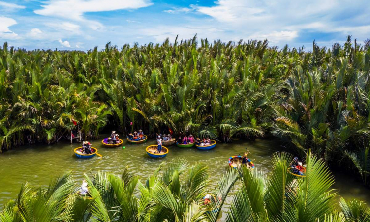 Một ngày “quẩy banh nóc” tại Rừng dừa Bảy Mẫu