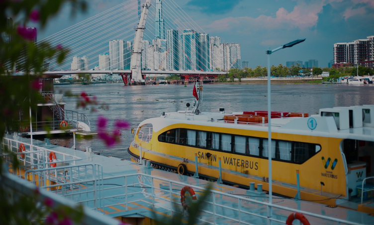 Du ngoạn sông Sài Gòn trên chuyến buýt đường sông