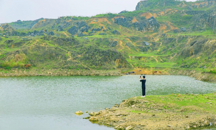 Mỏ đá Bình Minh - địa điểm “chữa lành” mới nổi chỉ cách Hà Nội 30km