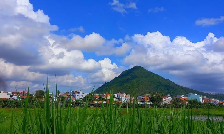 Chinh phục núi Chóp Chài, ngắm trọn vẹn cảnh sắc Phú Yên tuyệt đẹp