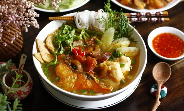 Trên đường từ Hà Nội tới Sơn La có quán ăn gì?