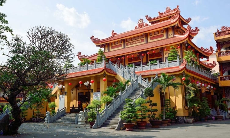 Khám phá vẻ đẹp thanh tịnh của Chùa Phổ Quang nổi tiếng tại Sài Gòn