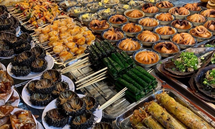 Chợ đêm Cát Bà có gì? Kinh nghiệm khám phá thiên đường ẩm thực và mua sắm về đêm