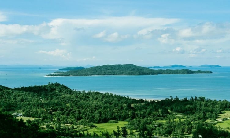 Bãi biển Tình Yêu: Nơi ngắm hoàng hôn tuyệt đẹp trên đảo Cô Tô