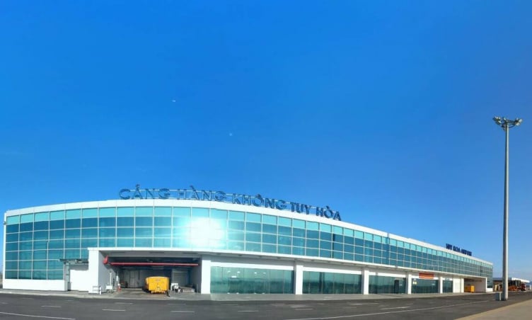 Kinh nghiệm di chuyển tại sân bay Tuy Hòa - Cửa ngõ đến  'xứ sở hoa vàng trên cỏ xanh '