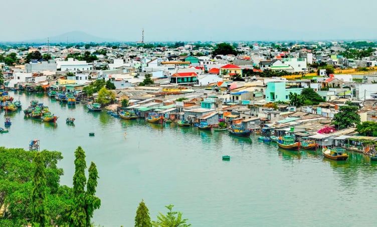 Sông Cà Ty - Vẻ đẹp thanh bình giữa lòng Phan Thiết