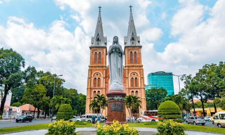 Top 9 địa điểm du lịch nổi tiếng nhất Quận 1 - trung tâm của TP.HCM