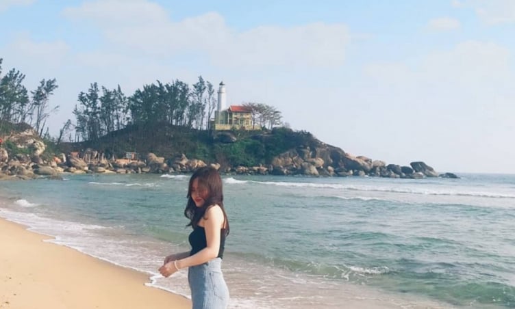 Du lịch Quảng Ngãi lễ 30/4: Đắm mình trong những bãi biển đẹp nhất vùng đất “núi Ấn sông Trà”