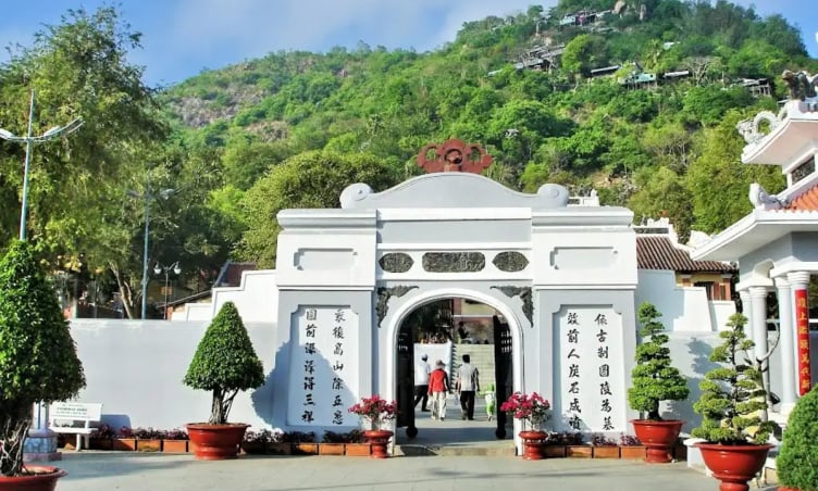 Từ Sài Gòn đi Châu Đốc bao nhiêu km?