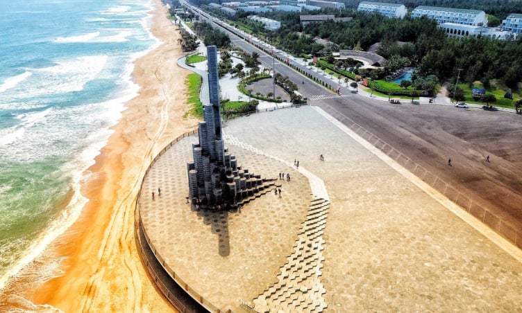 Từ sân bay Tuy Hòa về trung tâm thành phố bao nhiêu km?