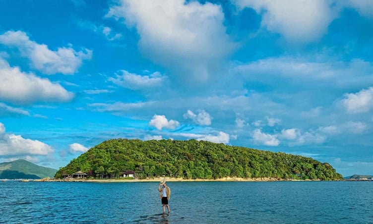 Từ sân bay Tuy Hoà đến đảo Nhất Tự Sơn bao xa?