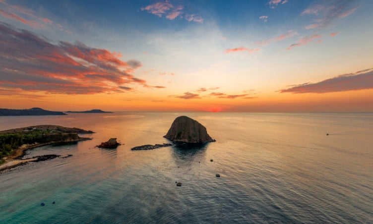Từ sân bay Tuy Hoà đến Hòn Yến bao xa?