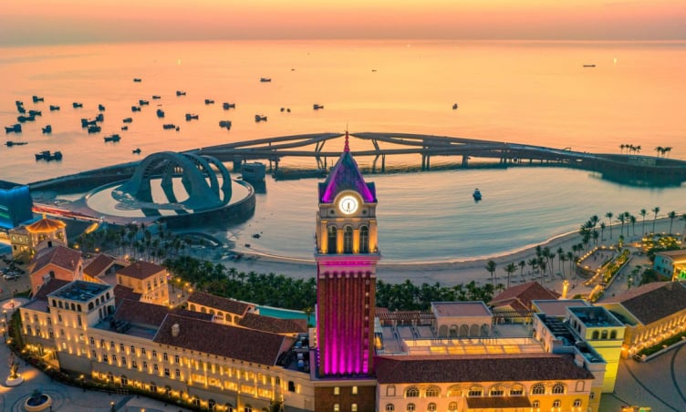 Vẻ đẹp tuyệt đối điện ảnh của Thị trấn Hoàng Hôn tại đảo ngọc Phú Quốc