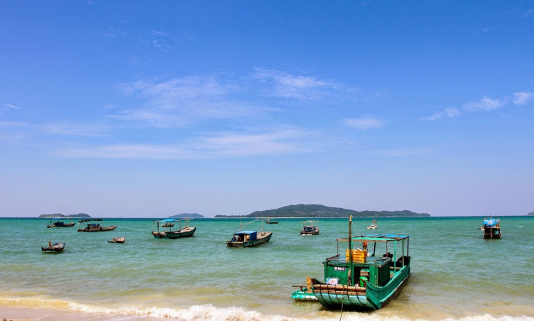 Nên đi Cát Bà hay Cô Tô hè 2025?