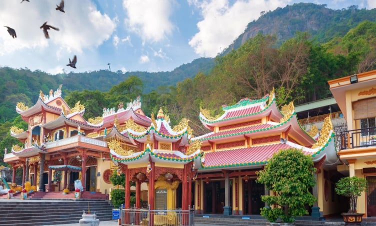 Từ Vũng Tàu đi núi Bà Đen bao nhiêu km?