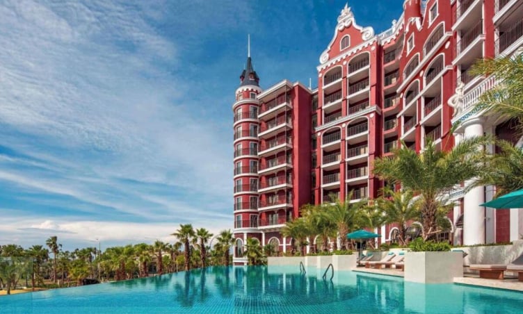 Top 5 resort có hồ bơi đẹp lung linh nên trải nghiệm khi du lịch Phan Thiết hè 2025