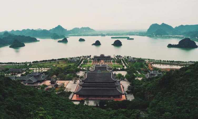 Chùa Tam Chúc cách Địa Tạng Phi Lai Tự bao nhiêu km?