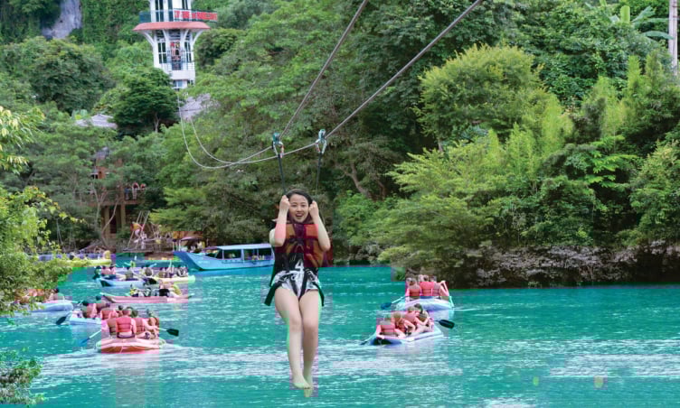 Sông Chày - Hang Tối có gì chơi? Top các trải nghiệm thú vị nhất mùa hè tại thiên đường giải trí Quảng Bình
