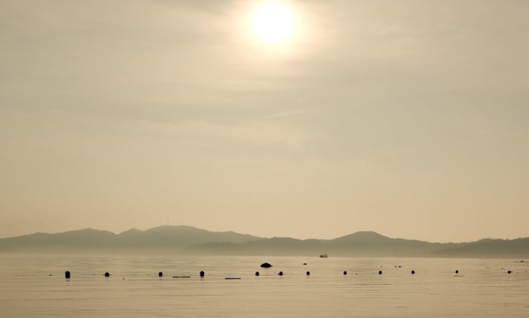 Ghé qua bãi tắm Hồng Vàn - “Thiên đường lãng mạn” tại Cô Tô