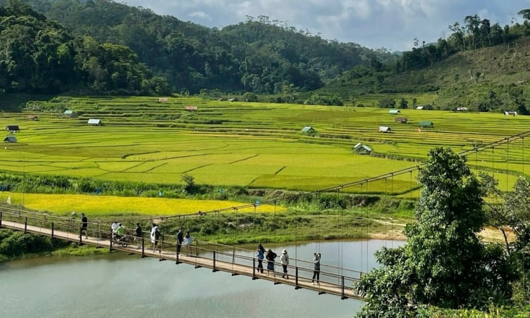 Từ Sài Gòn đi Măng Đen bao nhiêu km?