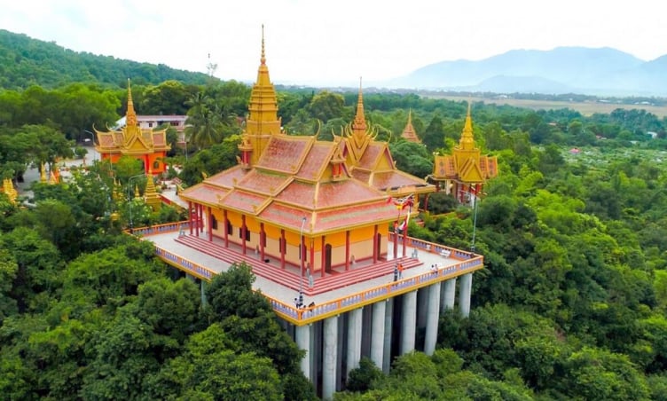 Chùa Tà Pạ - Ngôi chùa “lơ lửng” giữa lòng An Giang