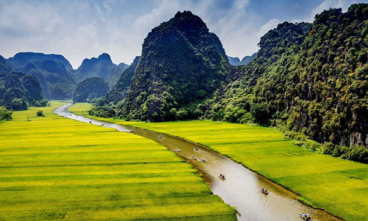 Top những địa điểm đi tuần trăng mật ở miền Bắc đẹp nhất 2025
