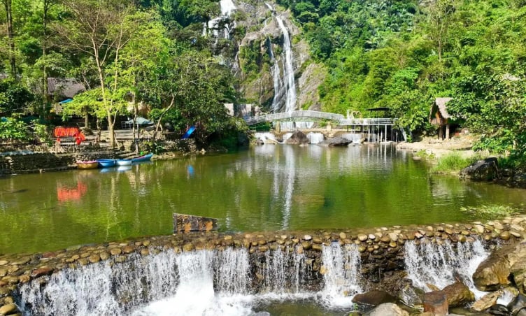 Check-in 6 thác nước đẹp hút hồn ở Quảng Ngãi