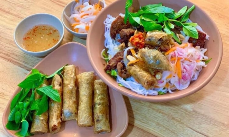 Review 5 quán bún thịt nướng ngon nức tiếng ở Quy Nhơn