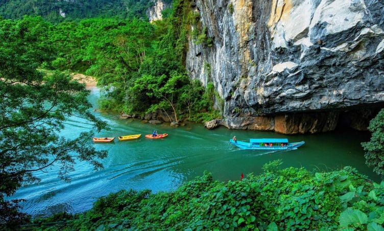 Từ Hà Nội đi Phong Nha - Kẻ Bàng bao nhiêu km?