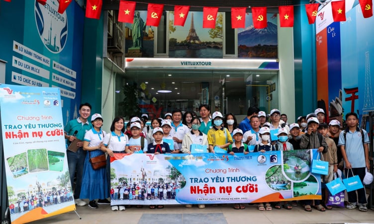 Tour du lịch hè sẻ chia: Mang niềm vui đến trẻ em bị ảnh hưởng bởi Covid-19