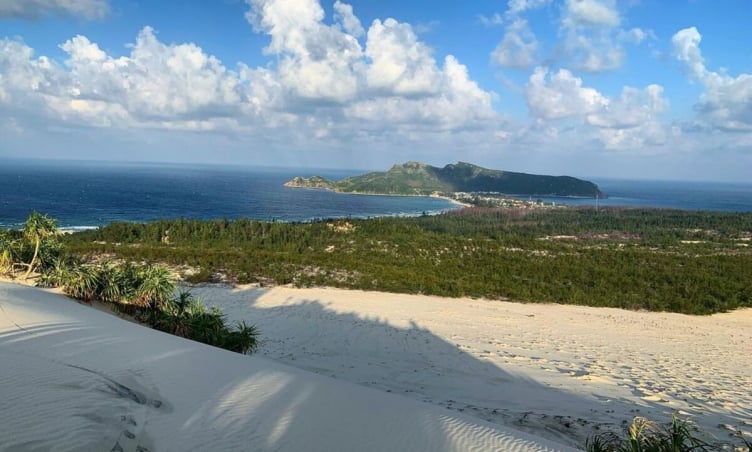 Từ sân bay Tuy Hòa đến đồi cát Từ Nham bao xa?