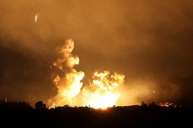 Israel tấn công Iran: Chiến sự lan rộng và những đường bay đang bị khóa