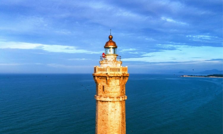Chiêm ngưỡng ngọn hải đăng cổ kính cao nhất Việt Nam