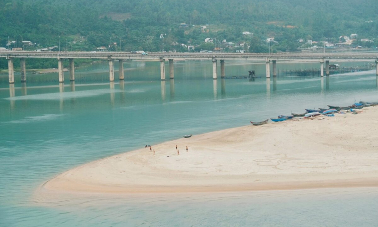 Ở Huế có biển gì đẹp? Top 5 bãi biển nên check-in dịp du lịch hè 2025