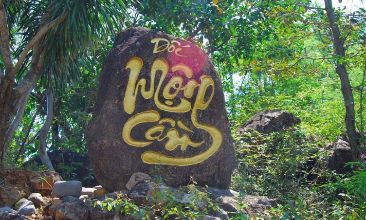 Dốc Mộng Cầm Quy Nhơn: Điểm check-in thơ mộng như tranh vẽ khiến giới trẻ mê mẩn