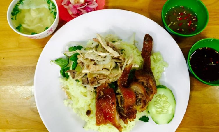 Bỏ túi 5 quán cơm gà ngon nức tiếng Quảng Ngãi