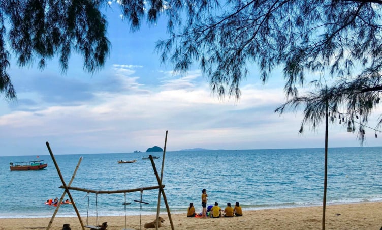 'Tránh nóng ' tại hòn đảo tuyệt đẹp cách Hà Nội chưa tới 300km