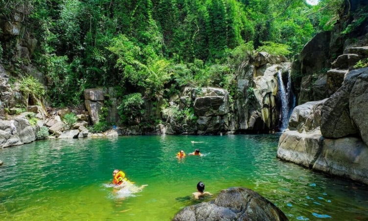 Tuần trăng mật ở Quảng Ngãi nên đi đâu? Gợi ý 5 điểm đến tuyệt đẹp cho cặp đôi
