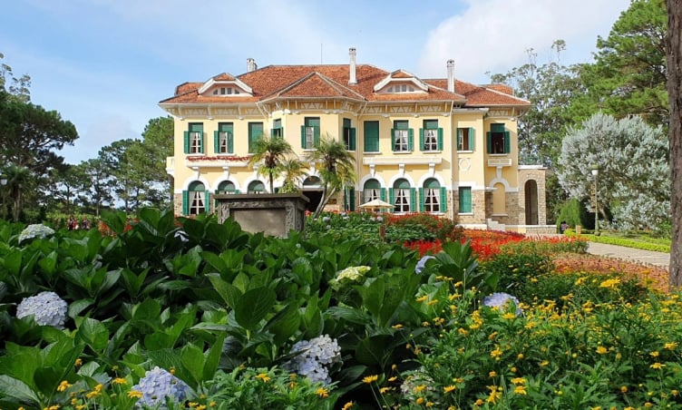 Check-in 4 dinh thự cổ kính, mang vẻ đẹp hoàng gia giữa lòng Đà Lạt