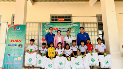 CLB Thiện nguyện Doanh nhân - Hội Doanh nhân trẻ Tây Ninh phối hợp tổ chức Chương trình Xuân tình nguyện 
